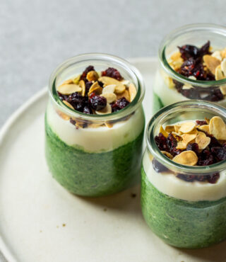 Przepis na deser ze szpinakiem i kremem z koziego sera – deser ze szpinakiem