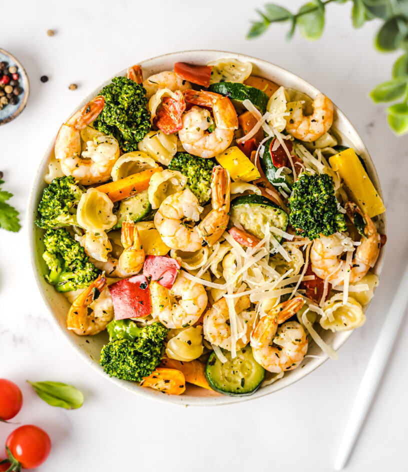 Makaron z warzywami na patelnię i krewetkami FRoSTA.pl